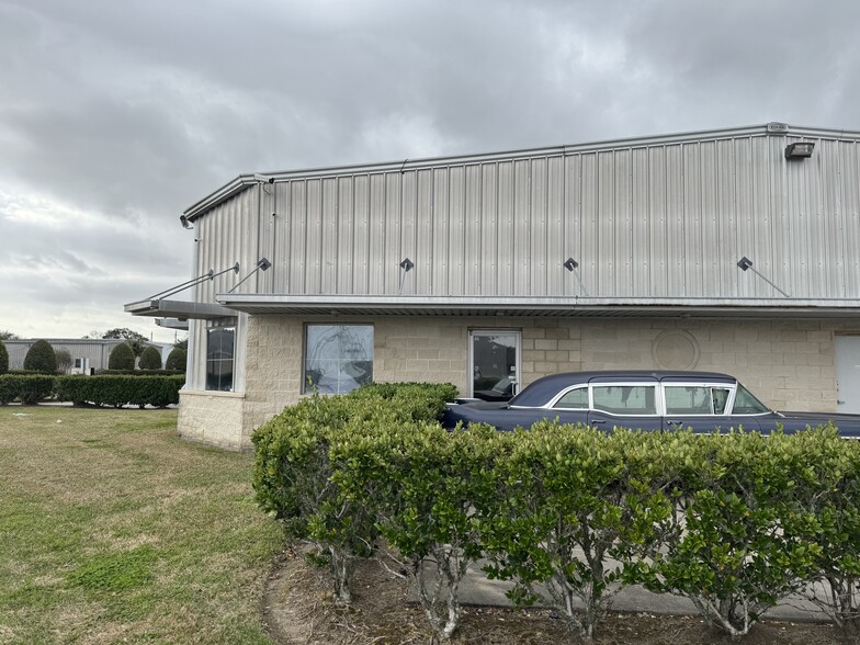 371 Columbia Memorial Pky, Kemah, TX à louer - Photo de l’immeuble – Image 1 sur 8