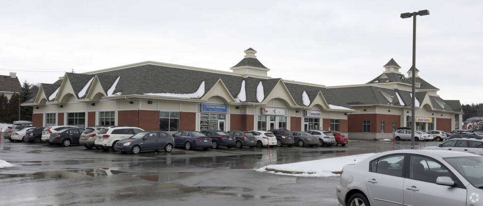 10 Boul Des Châteaux, Blainville, QC à louer - Photo principale – Image 1 sur 2