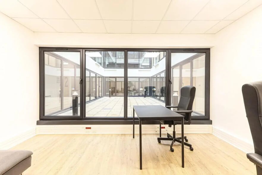 Bureau dans Ivry-sur-Seine à louer - Photo intérieure – Image 2 sur 8