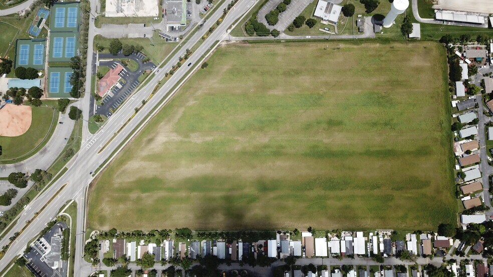 600 N Homestead Blvd, Homestead, FL à louer - Photo de l’immeuble – Image 2 sur 11