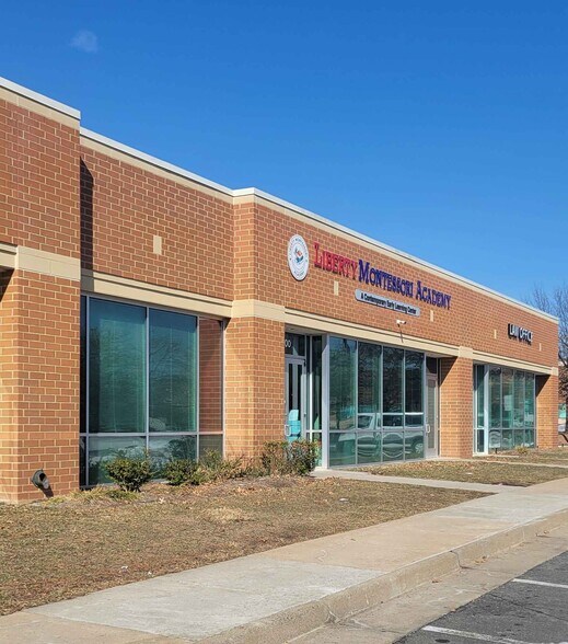 4229 Lafayette Center Dr, Chantilly, VA à louer - Photo de l’immeuble – Image 2 sur 21