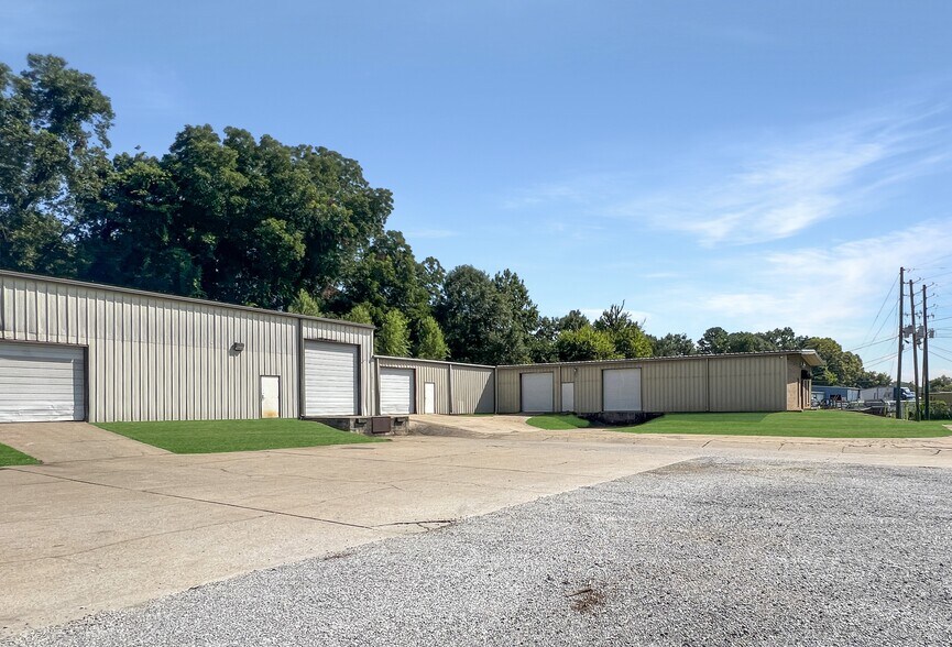 1108 38th St, Tuscaloosa, AL à louer - Photo de l’immeuble – Image 3 sur 10