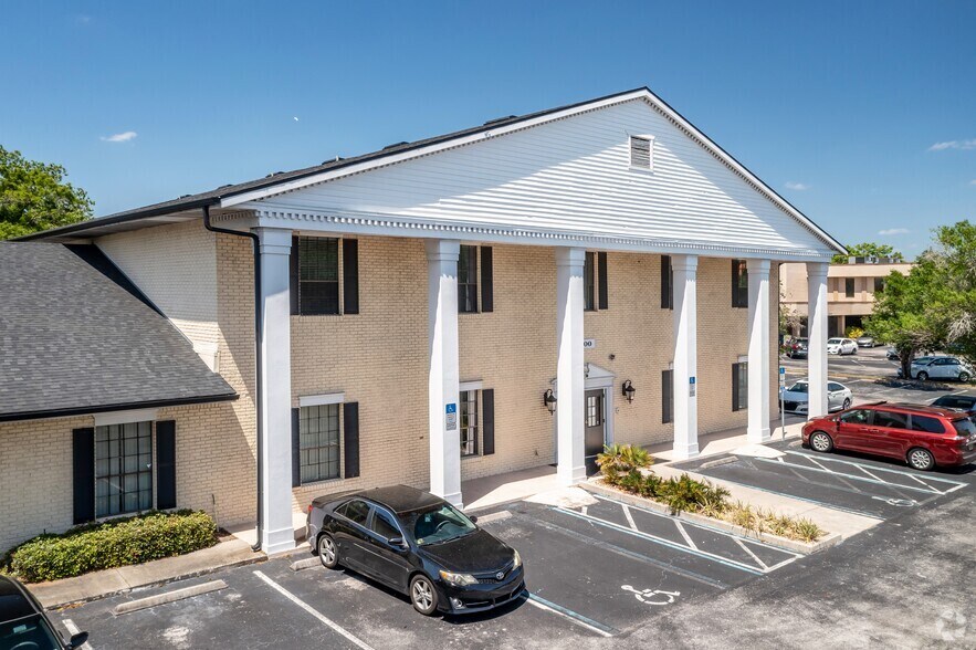 1300 N Semoran Blvd, Orlando, FL à vendre - Photo de l’immeuble – Image 2 sur 10