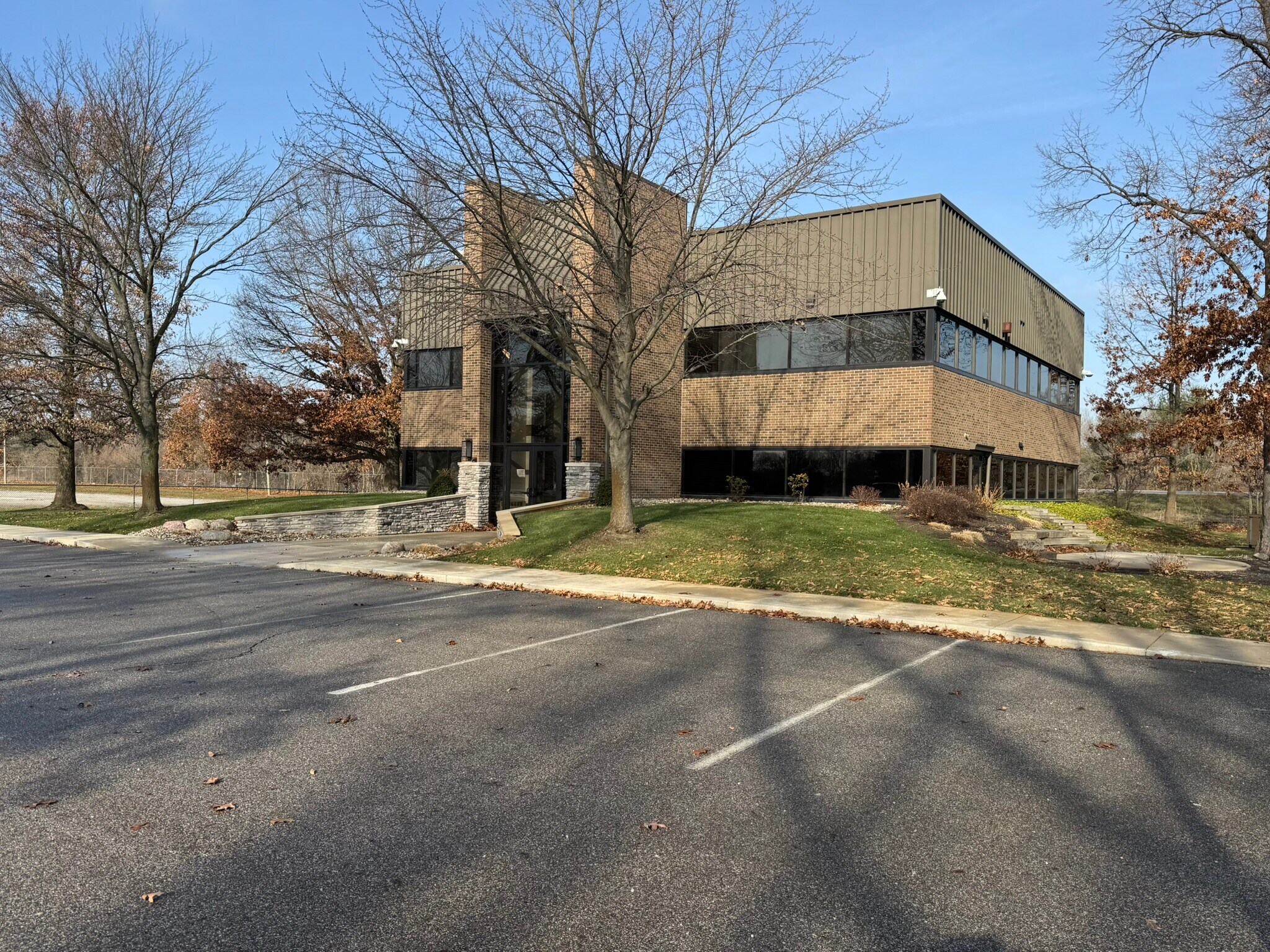 2958 Gateway Dr, Elkhart, IN à vendre Photo principale– Image 1 sur 19