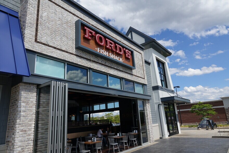 25411 Eastern Marketplace Plz, Chantilly, VA à louer - Photo de l’immeuble – Image 3 sur 6