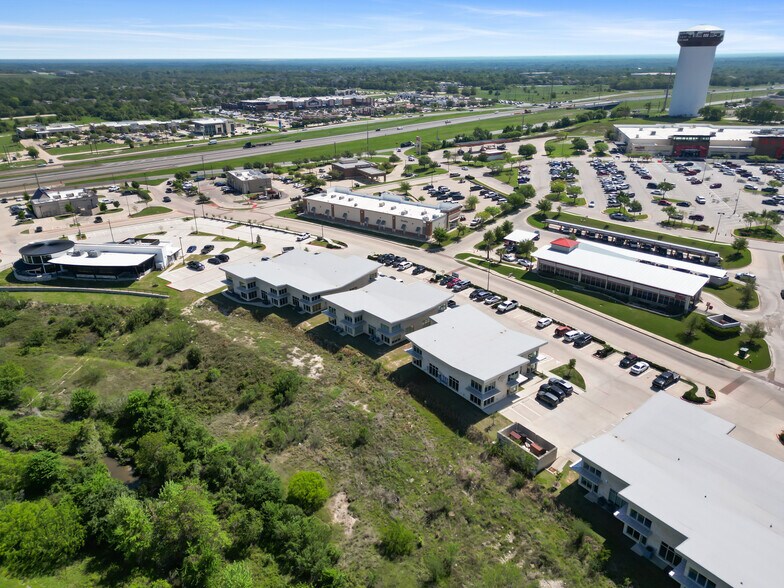 4438 State Highway 6, College Station, TX à louer - Photo de l’immeuble – Image 2 sur 10