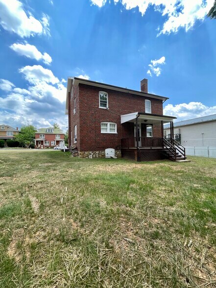 506 E Liberty St, Charles Town, WV à vendre - Photo principale – Image 2 sur 66