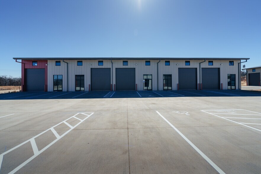 108 E Pointe Dr, Weatherford, TX à louer - Photo principale – Image 1 sur 13