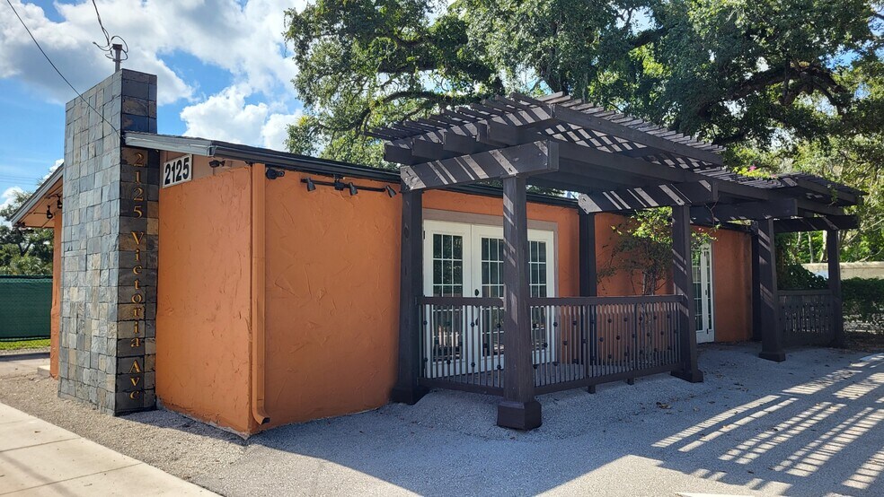 2125 Victoria Ave, Fort Myers, FL à louer - Photo de l’immeuble – Image 2 sur 9