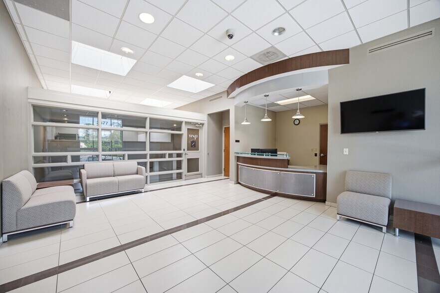 2677 Buford Hwy NE, Brookhaven, GA à louer - Photo de l’immeuble – Image 1 sur 14