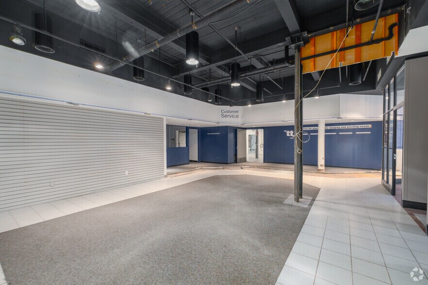 650 Franklin Ave, Hartford, CT à vendre - Photo intérieure – Image 2 sur 30