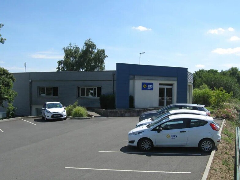 Local d’activités dans CHANGÉ à louer - Photo de l’immeuble – Image 1 sur 10