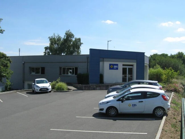 Plus de détails pour Local d'activités à louer