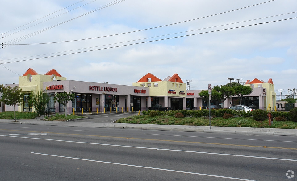 4502 1st St, Santa Ana, CA à louer - Photo de l’immeuble – Image 1 sur 2