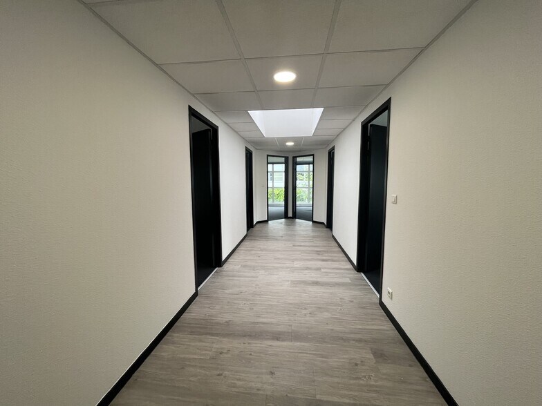 19 Avenue Henri Becquerel, Mérignac à louer - Photo de l’immeuble – Image 3 sur 8