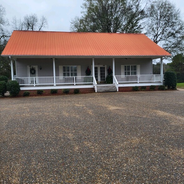 615 Cahaba Rd, Selma, AL à vendre - Photo principale – Image 1 sur 15