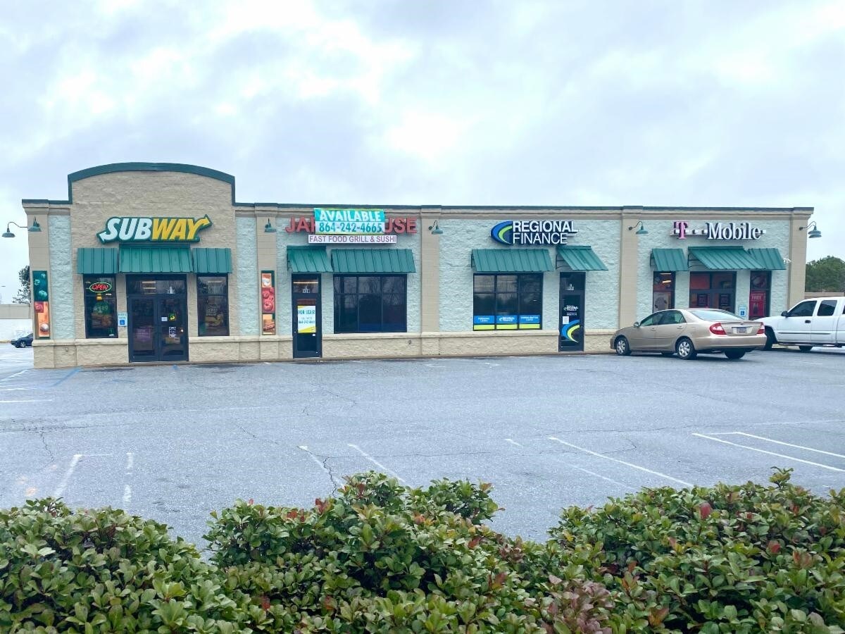909 E Main St, Laurens, SC à louer Photo principale– Image 1 sur 10
