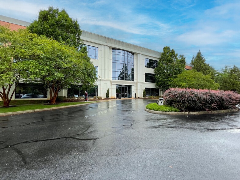 590 Peter Jefferson Pky, Charlottesville, VA à louer - Photo principale – Image 1 sur 5