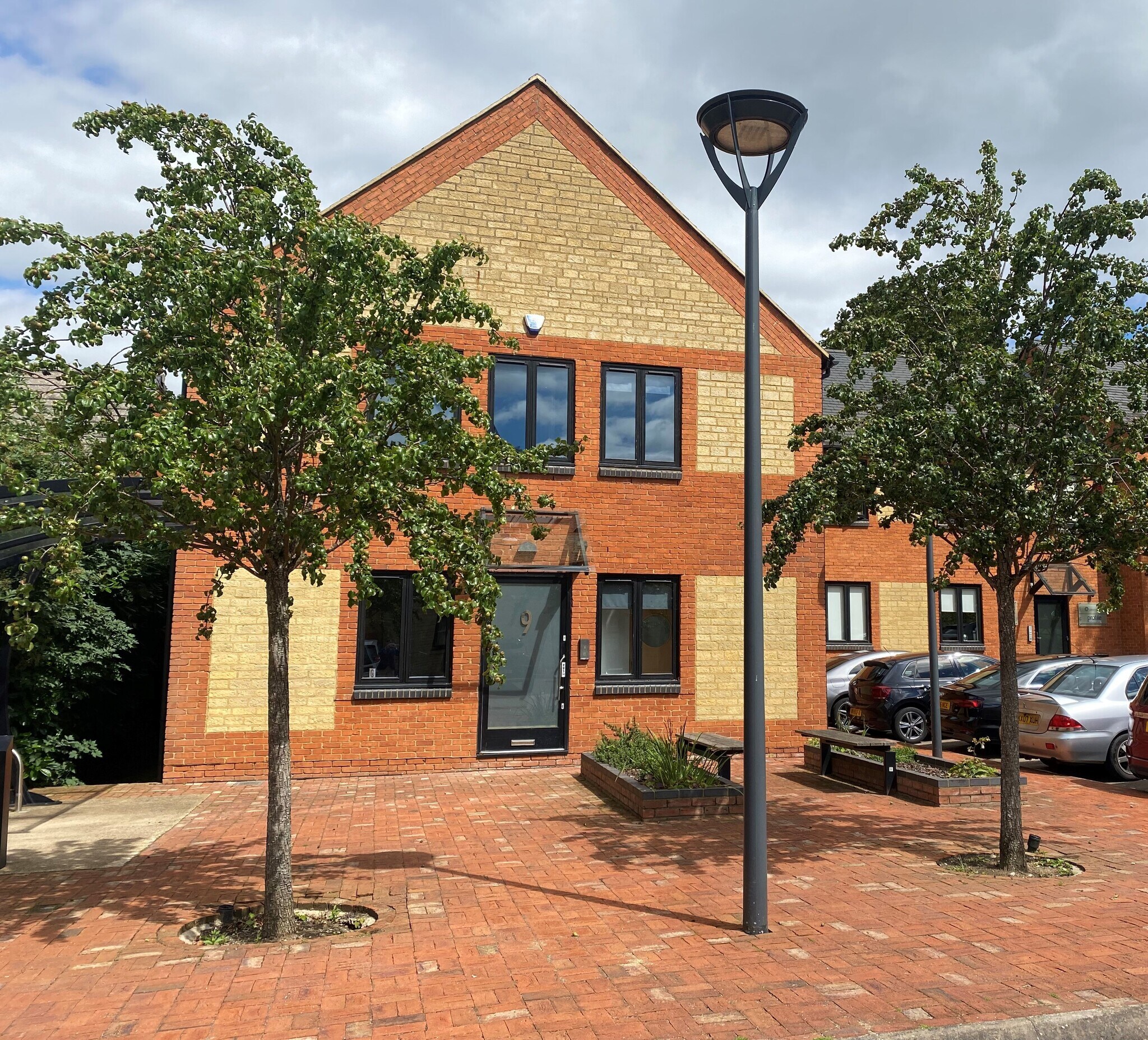 3-7 Canon Harnett Ct, Milton Keynes à louer Photo de l’immeuble– Image 1 sur 3