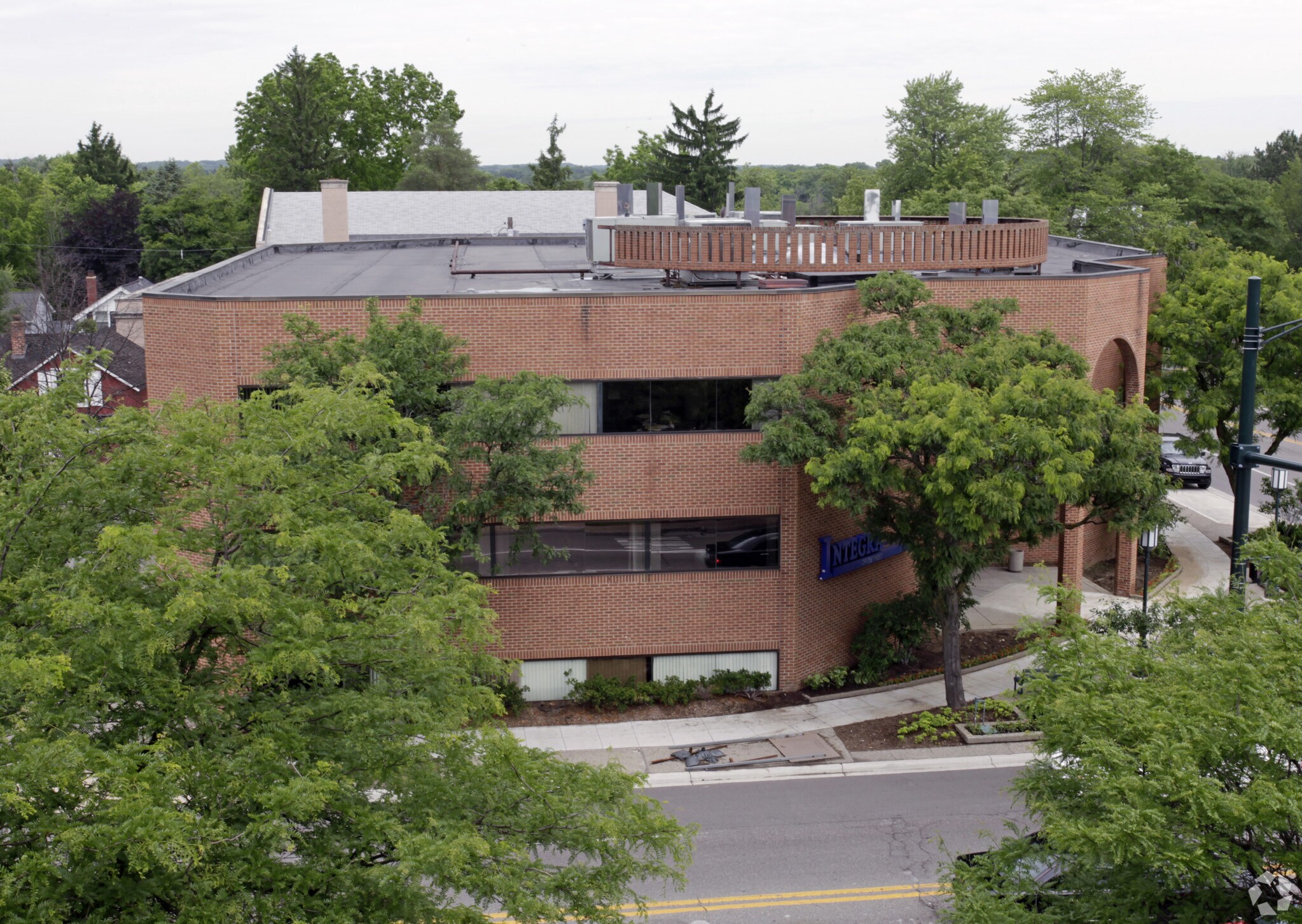 400 W Maple Rd, Birmingham, MI à louer Photo principale– Image 1 sur 6