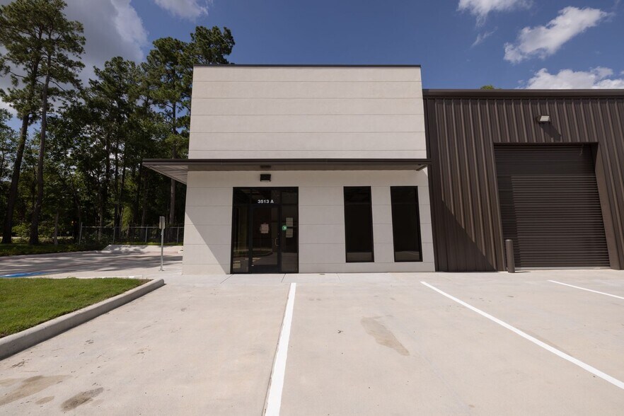 3513 N Loop 336 W, Conroe, TX à vendre - Photo de l’immeuble – Image 2 sur 13