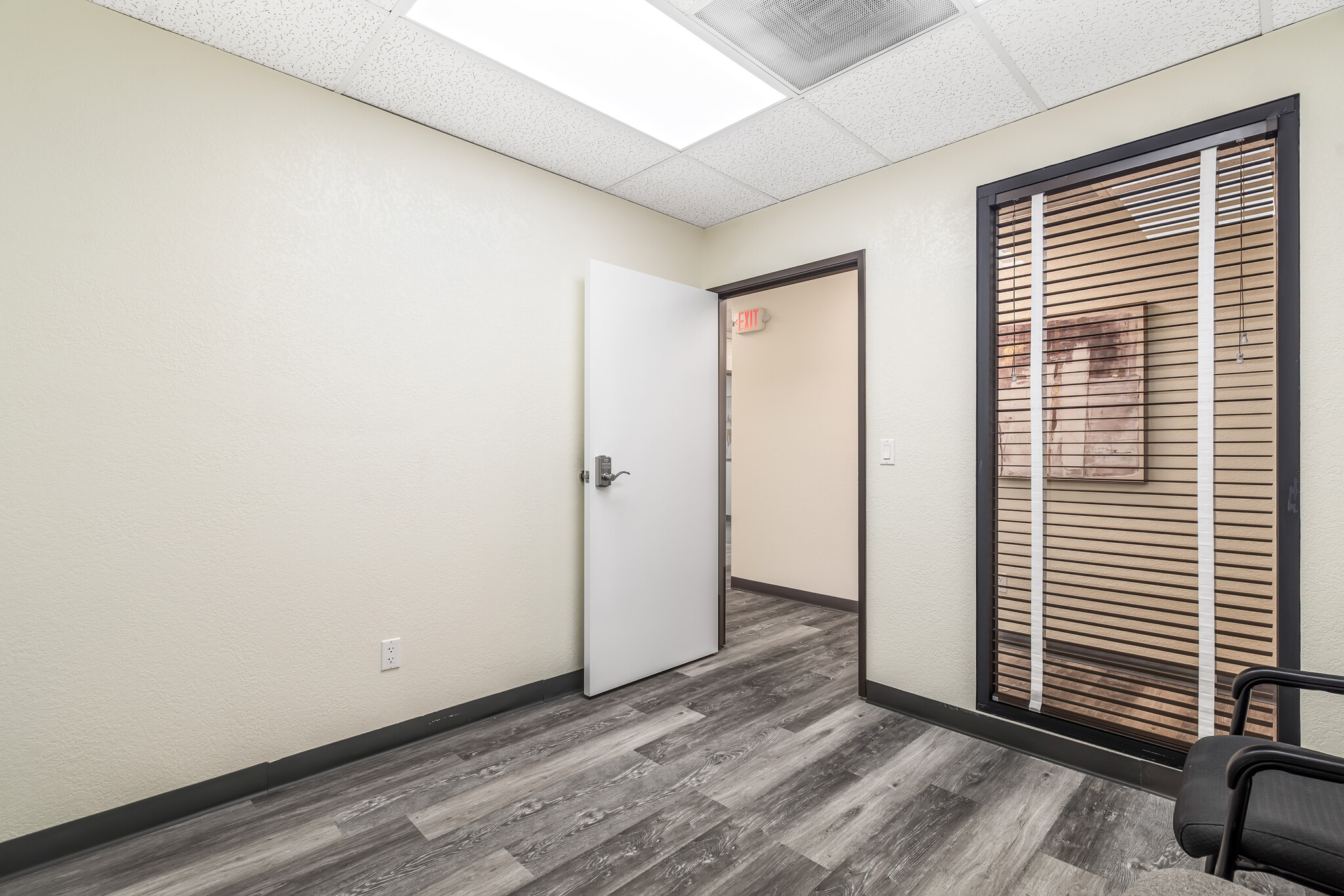 2825 E Tahquitz Canyon Way, Palm Springs, CA à louer Photo intérieure– Image 1 sur 2
