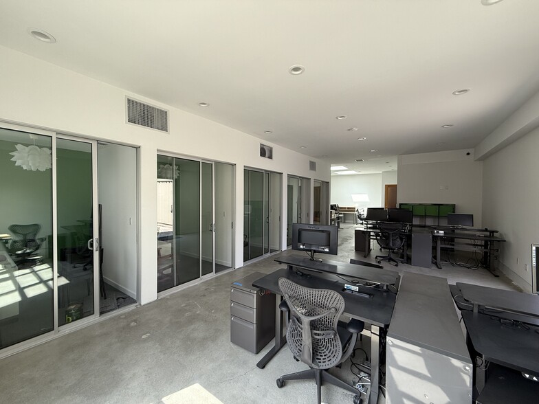 2630-2634 La Cienega Ave, Los Angeles, CA à louer - Photo de l’immeuble – Image 2 sur 18