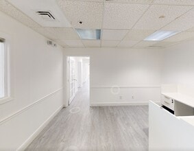759 SW Federal Hwy, Stuart, FL à louer Numérisation 3D Matterport– Image 1 sur 10