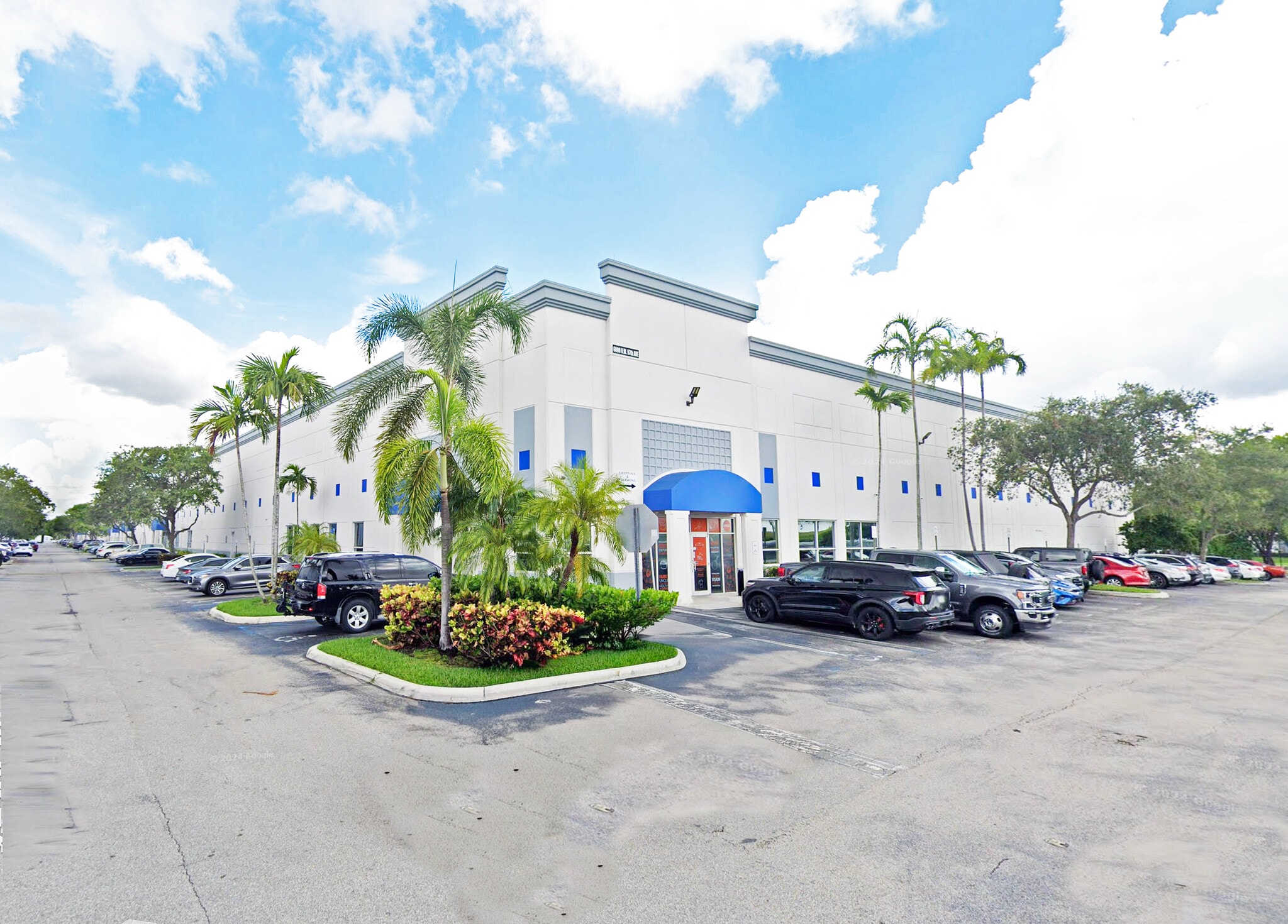 6000 NW 97th Ave, Doral, FL à louer Photo intérieure– Image 1 sur 4