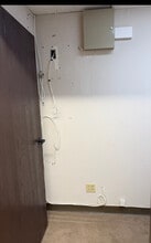 2140 Eastman Ave, Ventura, CA à louer Photo intérieure– Image 2 sur 11