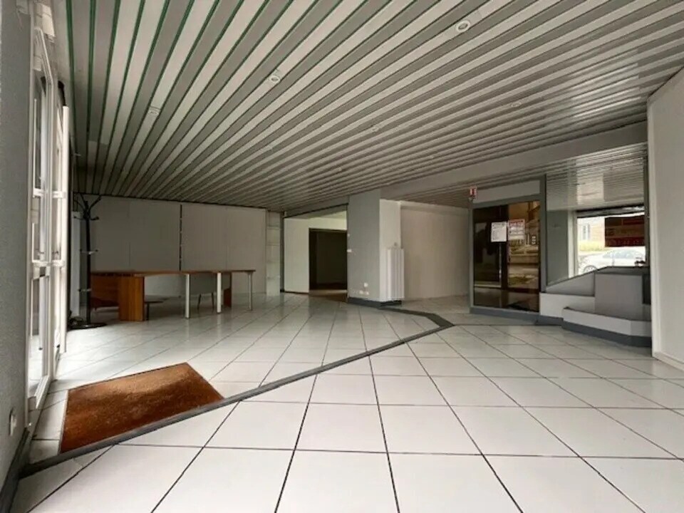 Bureau dans Auray à louer Hall d’entrée– Image 1 sur 9