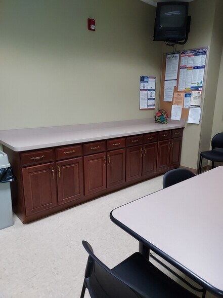 111 W Wayne St, Fort Wayne, IN à louer - Photo de l’immeuble – Image 3 sur 8