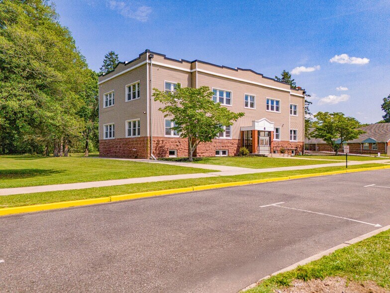 1667 E Landis Ave, Vineland, NJ à louer - Photo de l’immeuble – Image 3 sur 13