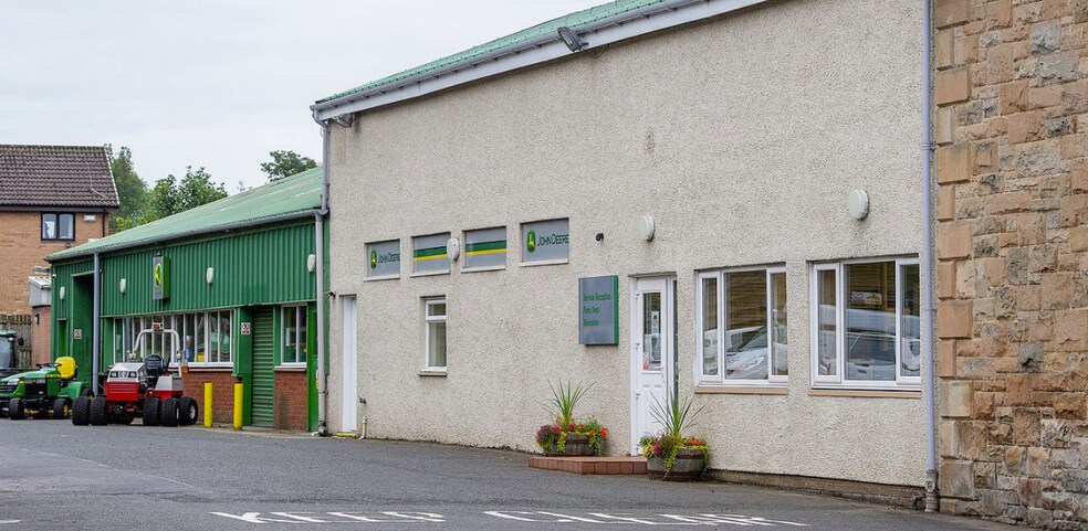 Busby Station portefeuille de 5 biens à vendre sur LoopNet.fr - Photo de l’immeuble – Image 3 sur 6