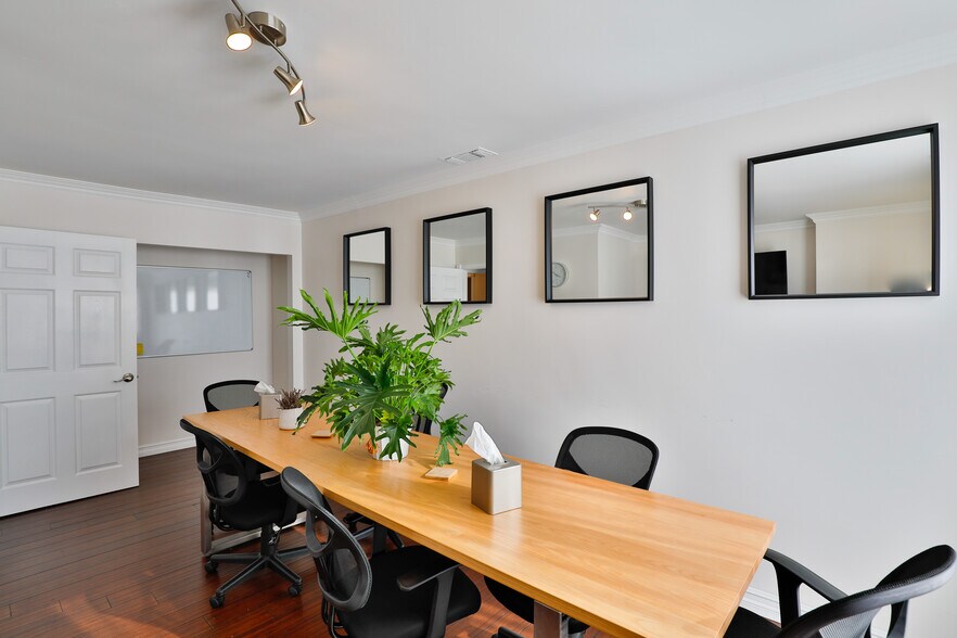 335 Redondo Ave, Long Beach, CA à louer - Photo intérieure – Image 3 sur 24