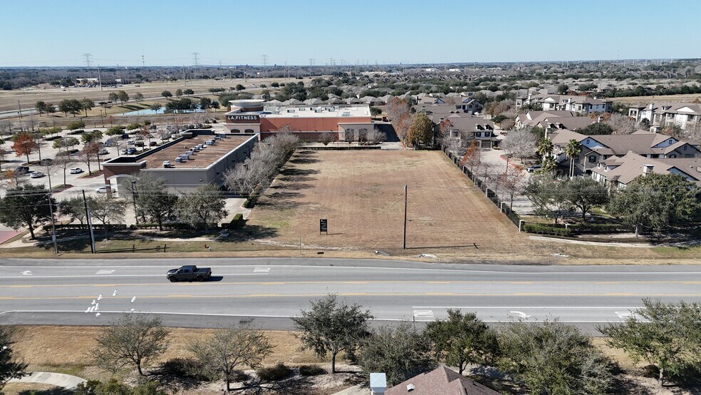 1220 E League City Pky, League City, TX à vendre - Photo de l’immeuble – Image 2 sur 7
