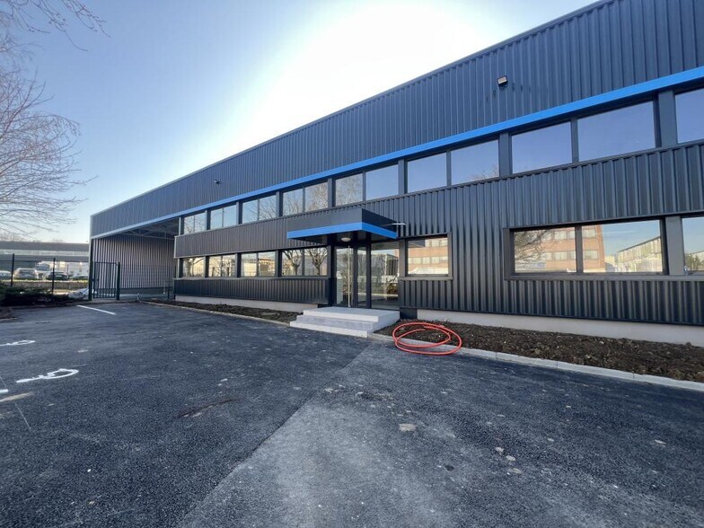 10 Avenue Armand Esders, Le Blanc-Mesnil à louer - Photo de l’immeuble – Image 2 sur 7