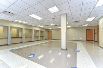 10770 N 46th, Tampa, FL à louer Photo intérieure– Image 2 sur 18