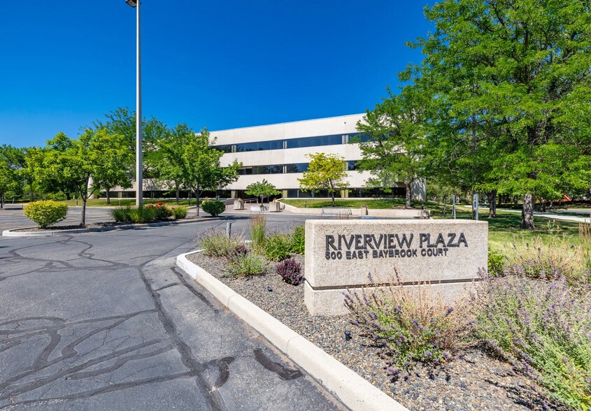 500 E Baybrook Ct, Boise, ID à louer - Photo de l’immeuble – Image 1 sur 8