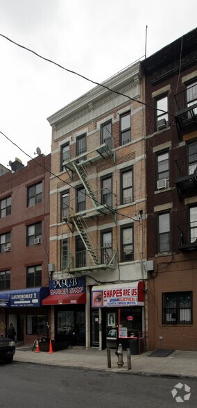 347 Linden St, Brooklyn, NY à louer - Photo de l’immeuble – Image 2 sur 10