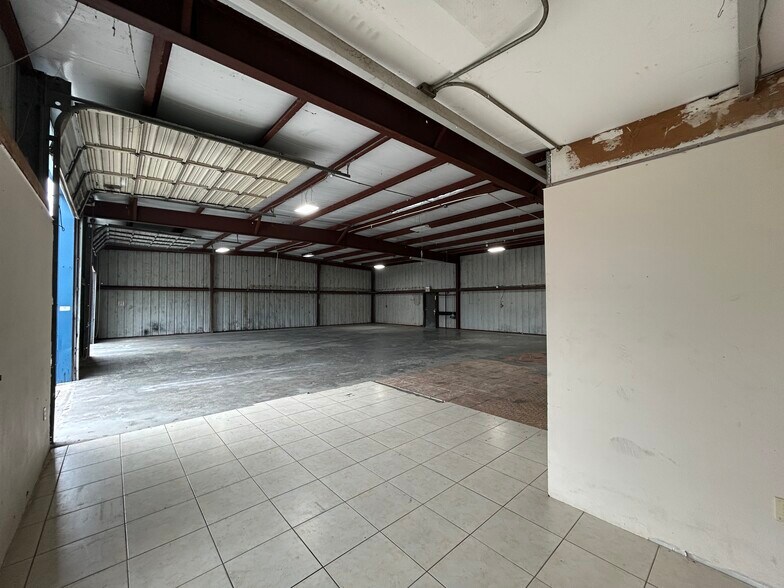 1223 Porter Rd, Sarasota, FL à louer - Photo de l’immeuble – Image 3 sur 8