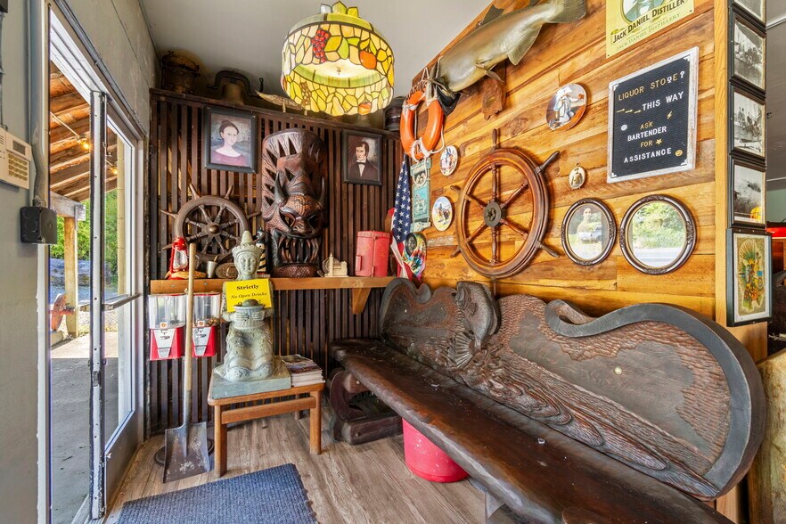 12946 Avenue of the Giants, Myers Flat, CA à vendre - Photo de l’immeuble – Image 3 sur 16