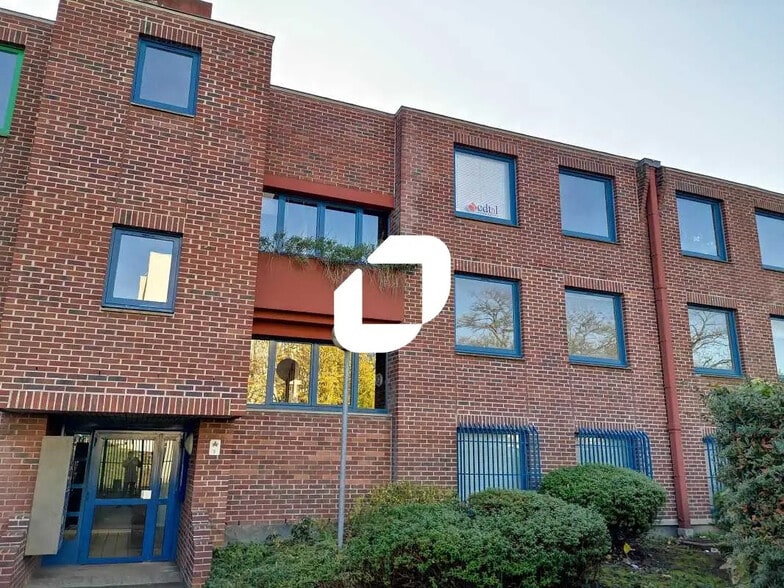 Bureau dans Évry-Courcouronnes à louer - Photo de l’immeuble – Image 1 sur 9