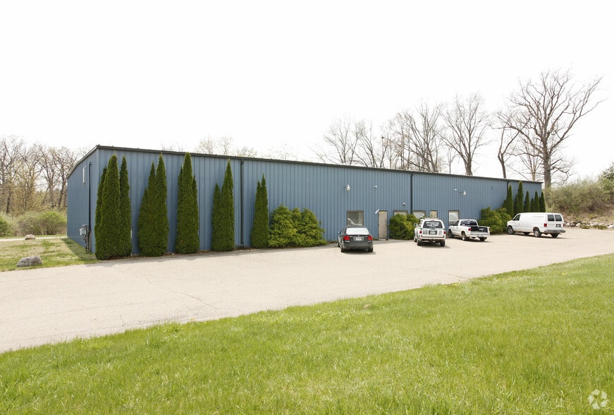 8196-8198 Boardwalk Dr, Brighton, MI à louer - Photo principale – Image 1 sur 8