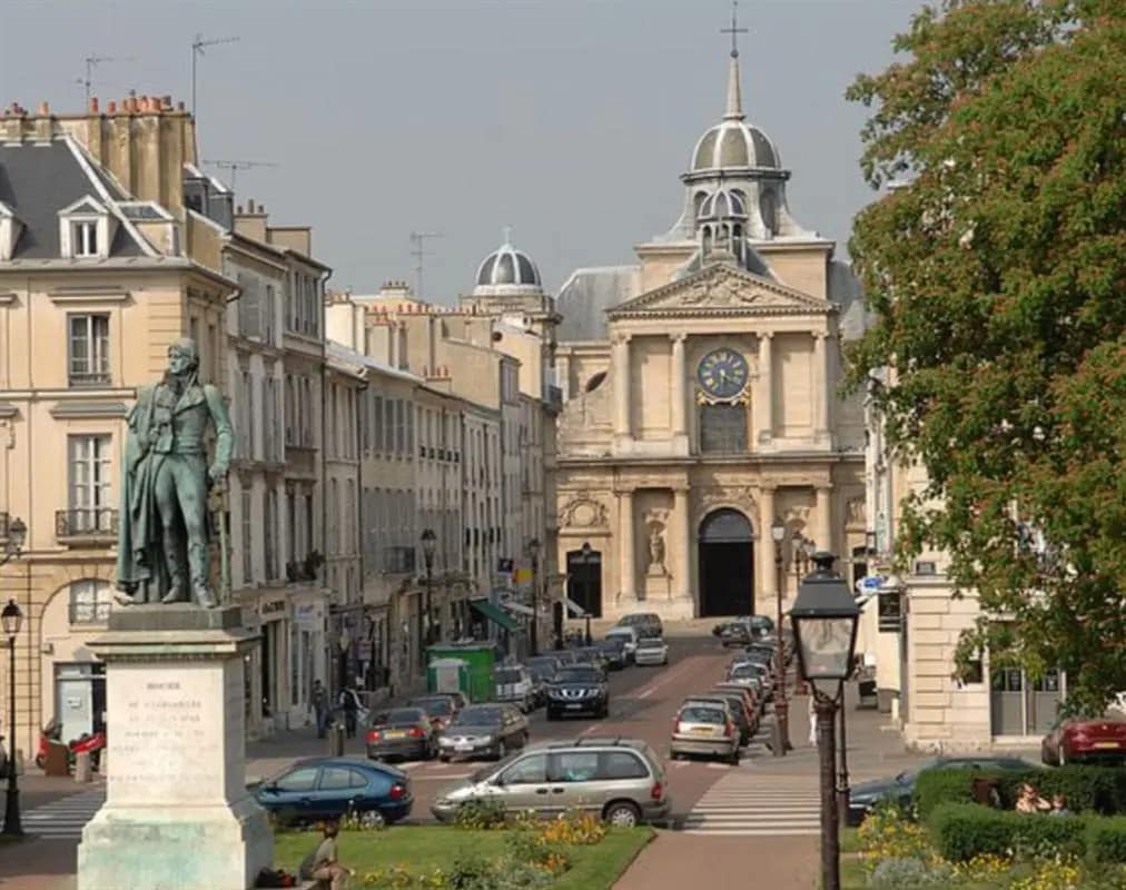 Local commercial dans Versailles à louer Photo de l’immeuble– Image 1 sur 5