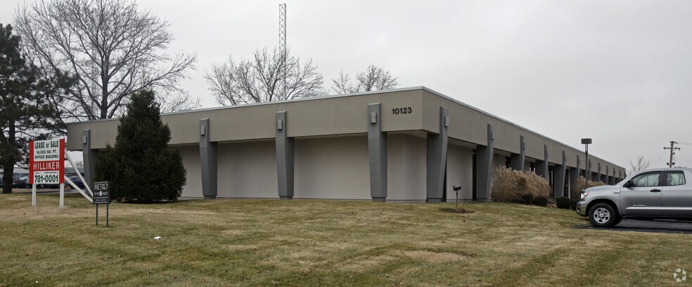 10123 Corporate Square Dr, Creve Coeur, MO à vendre - Photo principale – Image 1 sur 5