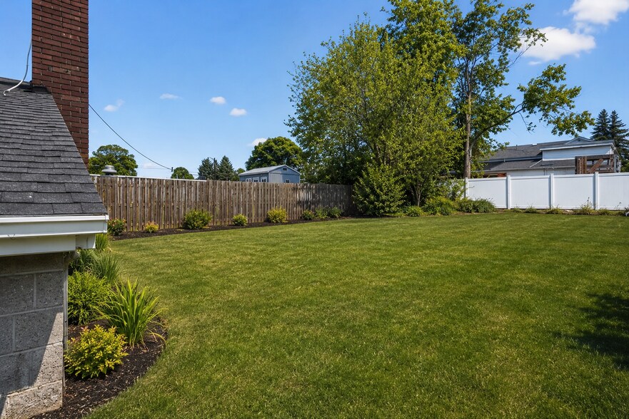 1824 W 8th St, Beaver Falls, PA à louer - Photo de l’immeuble – Image 2 sur 6