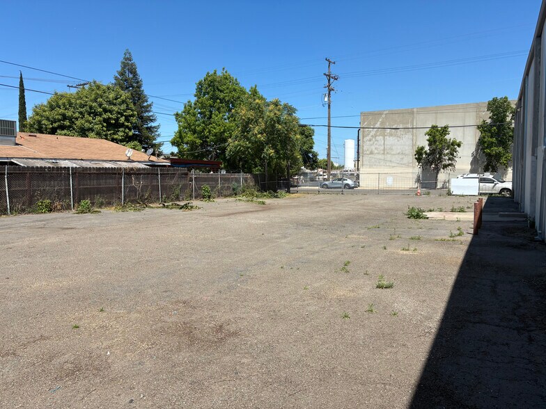 2 W Worth St, Stockton, CA à louer - Photo de l’immeuble – Image 3 sur 3