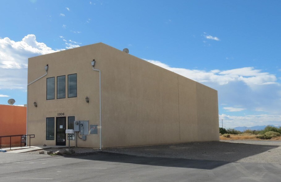 1306 E Calvada Blvd, Pahrump, NV à louer - Photo principale – Image 1 sur 44
