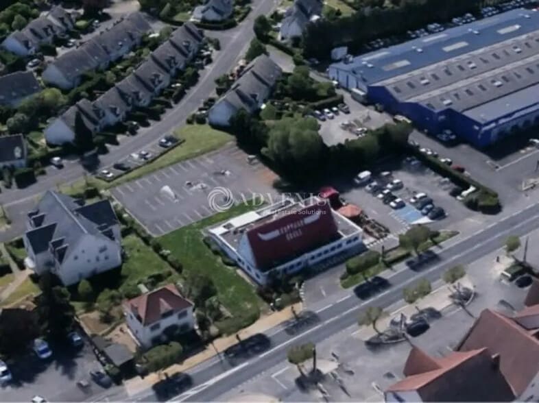 Local commercial dans La Chaussée-Saint-Victor à vendre - Photo de l’immeuble – Image 1 sur 2